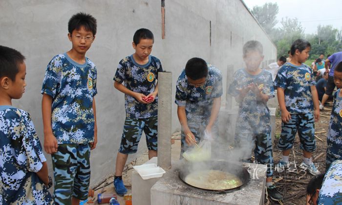 野外生存體驗(yàn)