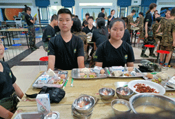飯桌紀(jì)律嚴(yán)格