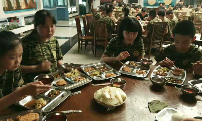 中國(guó)青少年軍事夏令營(yíng)的飲食