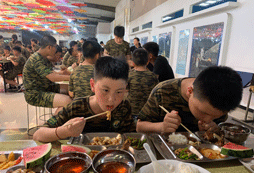 精心準(zhǔn)備伙食