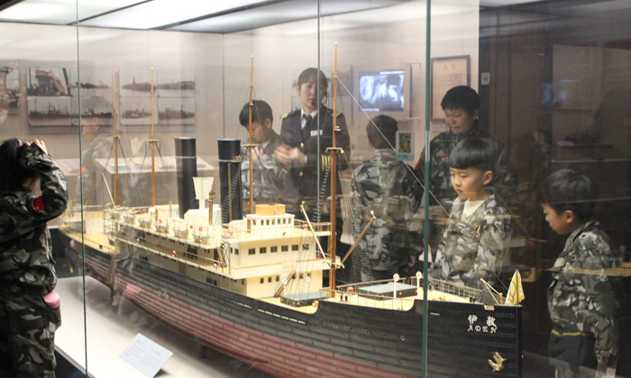 觀賞軍艦