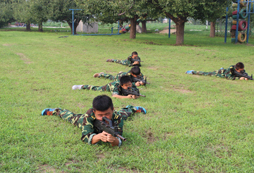 軍事夏令營(yíng)是青少年素質(zhì)教育的重要途徑