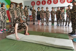 學習疊被子