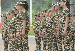 如何為孩子選擇一個(gè)專(zhuān)業(yè)放心的安全成長(zhǎng)訓(xùn)練營(yíng)