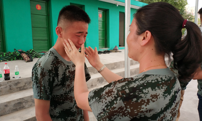  孩子別哭，你真的懂事了
