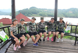 在富多彩的軍事活動(dòng)中快樂并收獲著