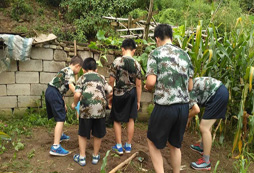 參加思想力軍事夏令營(yíng)孩子改變了什么
