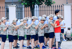 參加天津軍事夏令營激發(fā)孩子軍旅夢！