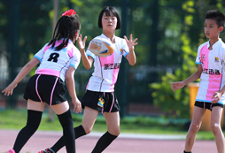 有女孩子可以參加的橄欖球體育夏令營嗎?