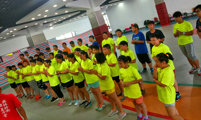 羽毛球夏令營(yíng)合適多大年齡的孩子參加.jpg