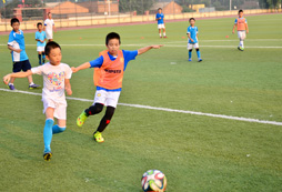 適合8歲孩子參加的體育暑假夏令營(yíng)課程有哪些？