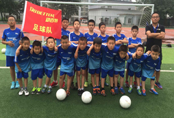 參加體育運動夏令營實現(xiàn)少年強身夢！
