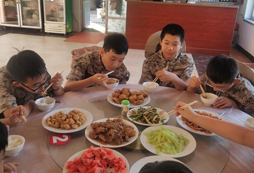 一起吃飯吧