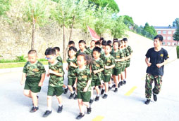 童年時光軍事夏令營服務(wù)保障