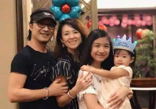 汪峰前妻怒懟章子怡，竟因送女兒出國沒告訴親媽？