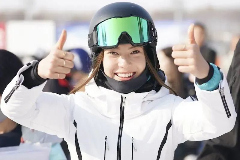 人人都愛(ài)谷愛(ài)凌！“青蛙公主”即興演講火遍全網(wǎng)，同樣18歲，她為什么這么牛？