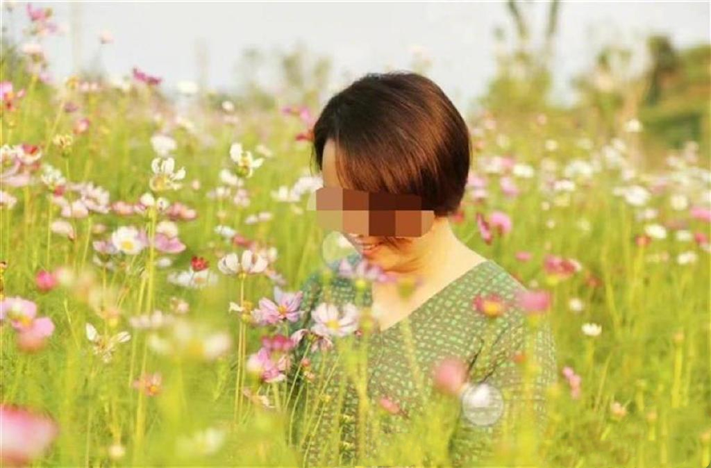 女教師遭“網(wǎng)課爆破”后去世，直播視頻曝光，這些人都是遞刀的劊子手！