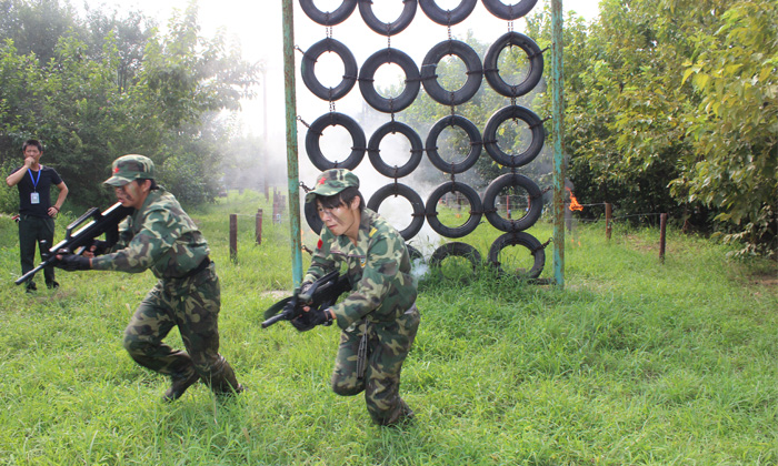 軍事夏令營