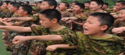 軍事拓展考驗孩子的生活能力