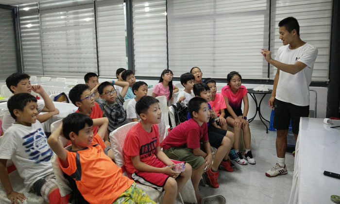 中小學(xué)生參加網(wǎng)球夏令營需要注意哪些方面？.jpg