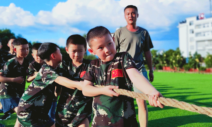 萬寧軍事夏令營八大課程體系是什么？.gif