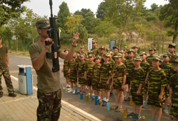 濰坊小學(xué)生軍事夏令營編織孩子夏季的美好回憶