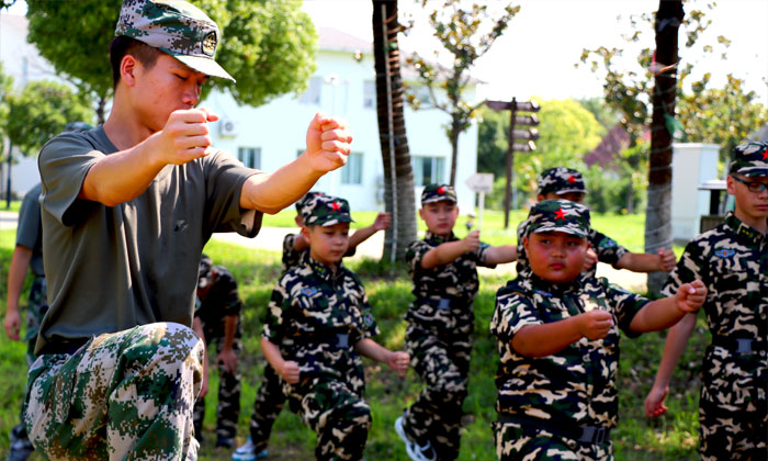 威海軍事夏令營(yíng)費(fèi)用高不高