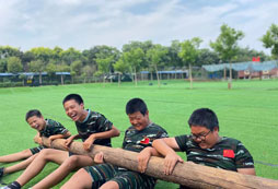 威海軍事夏令營(yíng)的學(xué)費(fèi)高不高