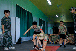 溫州軍事夏令營幫助孩子認(rèn)知自我