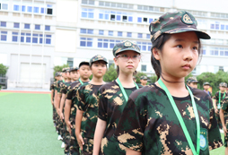 維和童軍軍事夏令營如何管理孩子？