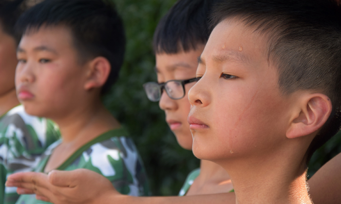挺拔的少年