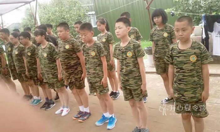 2018武漢軍事夏令營(yíng)