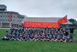 參加武漢軍事夏令營讓孩子零距離接觸軍旅生活