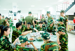 武漢軍事夏令營(yíng)孩子卓越成長(zhǎng)最好的搖籃
