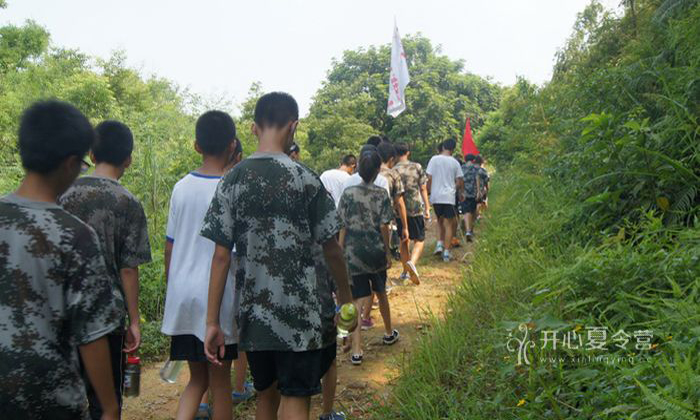 武漢軍事夏令營(yíng)