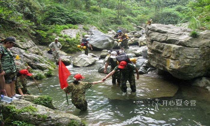 武漢軍事夏令營(yíng)