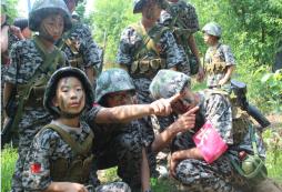  武漢軍事夏令營讓孩子成為優(yōu)秀的指揮官