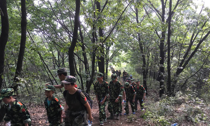 武漢軍事夏令營(yíng)