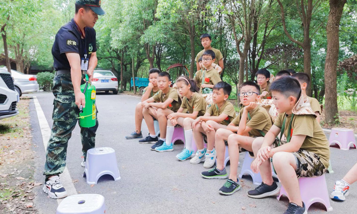 武漢中學(xué)生夏令營一般多少錢一個月