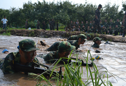 蕪湖中學(xué)生軍事夏令營(yíng)開啟夢(mèng)想之旅