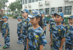 烏魯木齊軍事夏令營幫助青少年養(yǎng)成良好的習(xí)慣