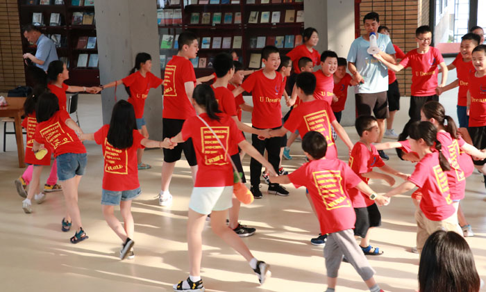 烏魯木齊夏令營(yíng)培養(yǎng)孩子的自信心！.jpg