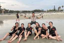 參加無錫軍事夏令營鍛煉孩子身體素質
