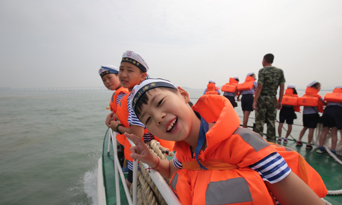 走進(jìn)海軍感受國防力量