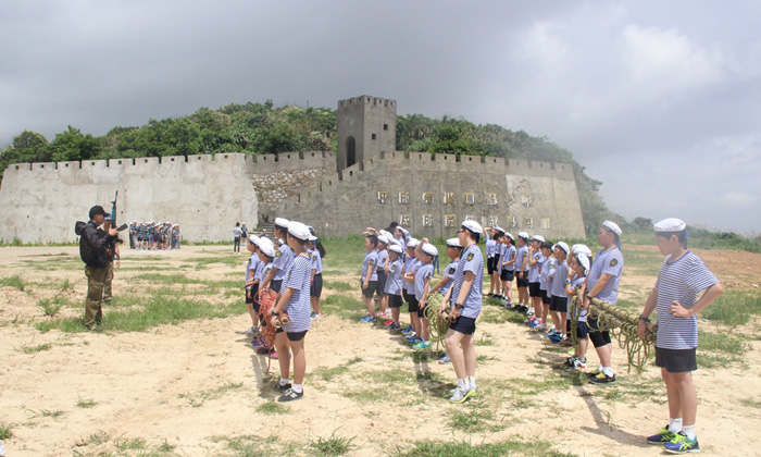 在文武堂夏令營(yíng)感受軍事力量