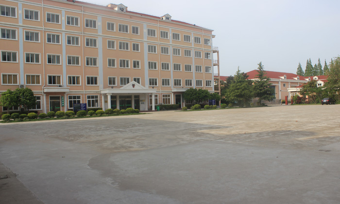 上海西點(diǎn)軍事夏令營(yíng)拓展基地