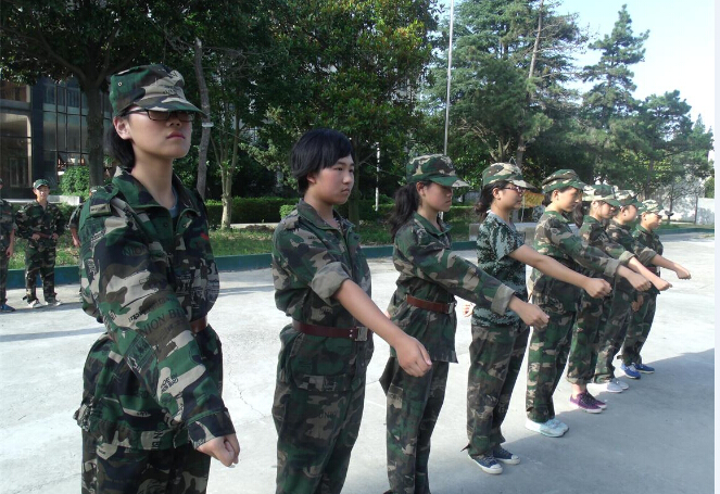 整齊的步伐與帥氣的姿態(tài)