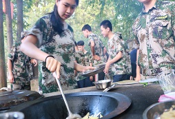 上海西點軍事夏令營發(fā)掘孩子潛能讓孩子有所收獲