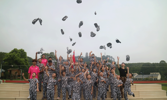 青少年參加廈門軍事夏令營有哪些保障？.gif