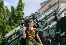 參加廈門軍事夏令營零距離接觸最炫酷的軍旅文化